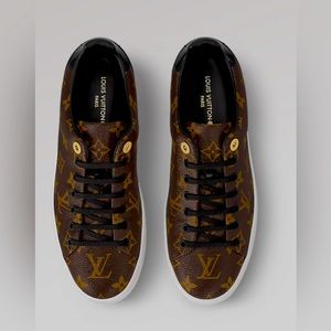 Louis Vuitton Monogram Front Row women’s sneakers; size 37 (size 7) - AUTHENTIC!